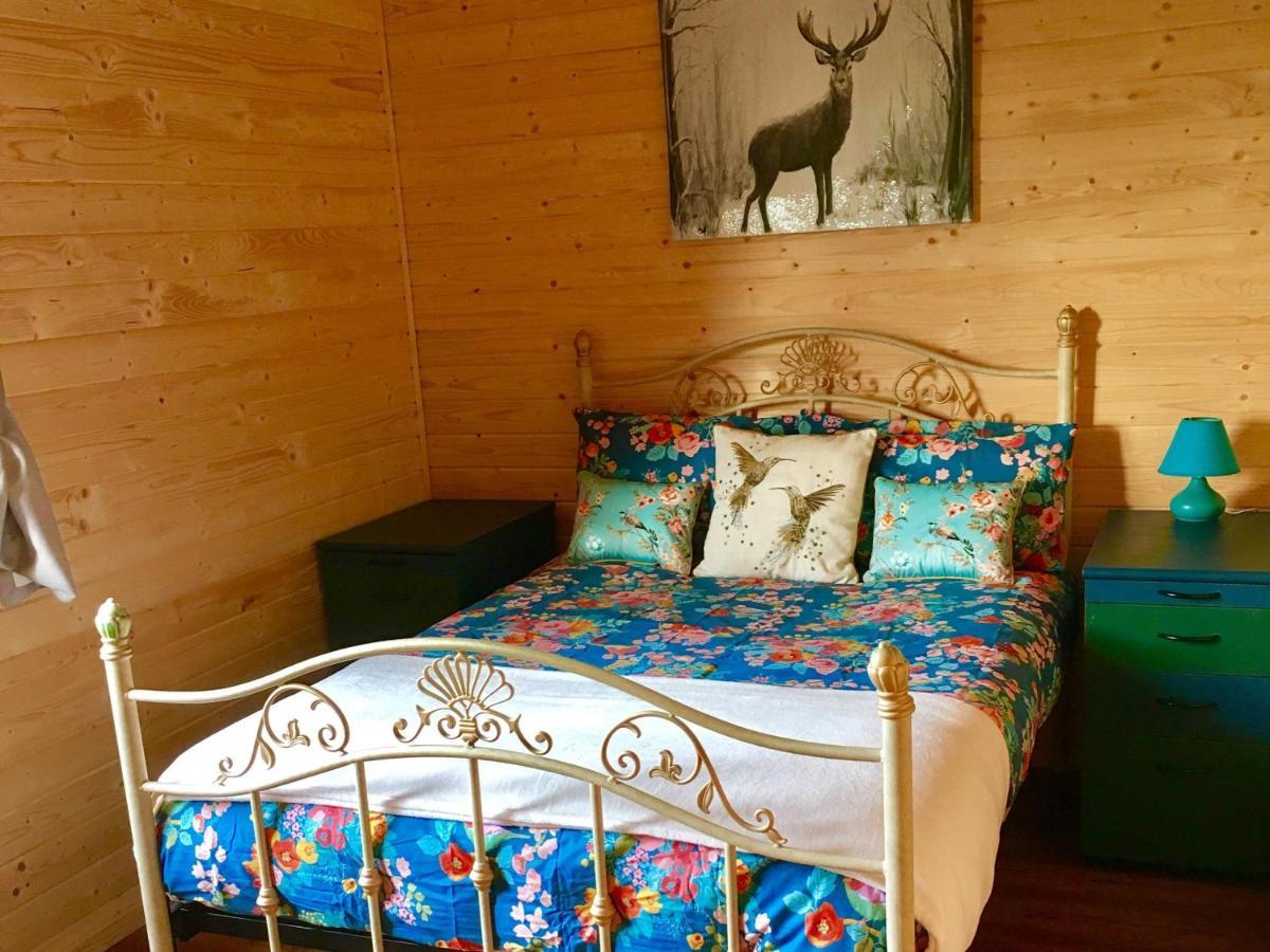 בוסטון Lakeside Fishing Lodges מראה חיצוני תמונה