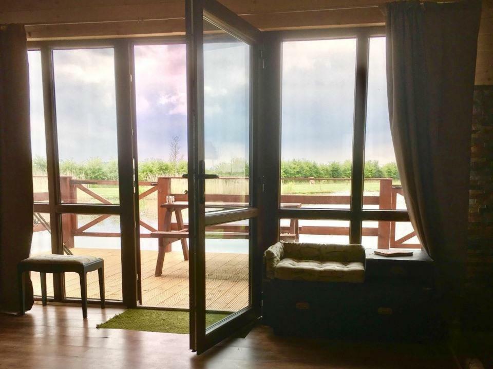 בוסטון Lakeside Fishing Lodges מראה חיצוני תמונה
